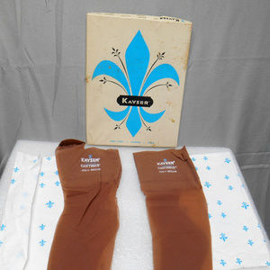 Vintage Kayser Cantrece Willow nylon stockings M
